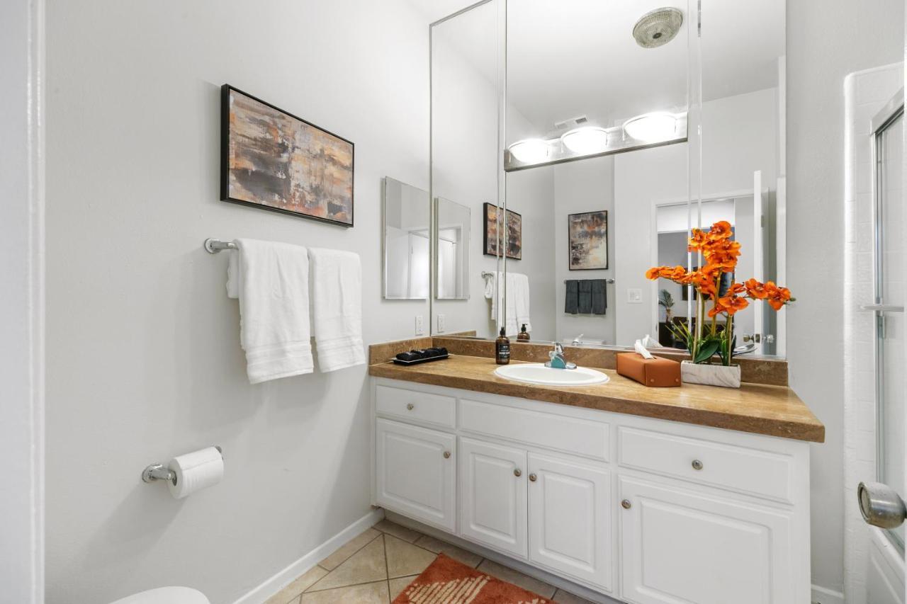Beverly Hills 2 Bed 2 Bath Penthouse With Den And Parking 414 Los Angeles Buitenkant foto